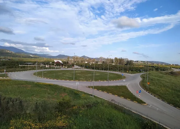 Nyaraló Roundabout *